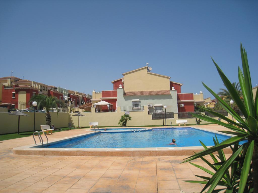 Bungalow Altos De La Bahia Torrevieja Zimmer foto